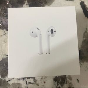 2019 Apple Wireless Earbuds & Case in White - Used Once, Like New